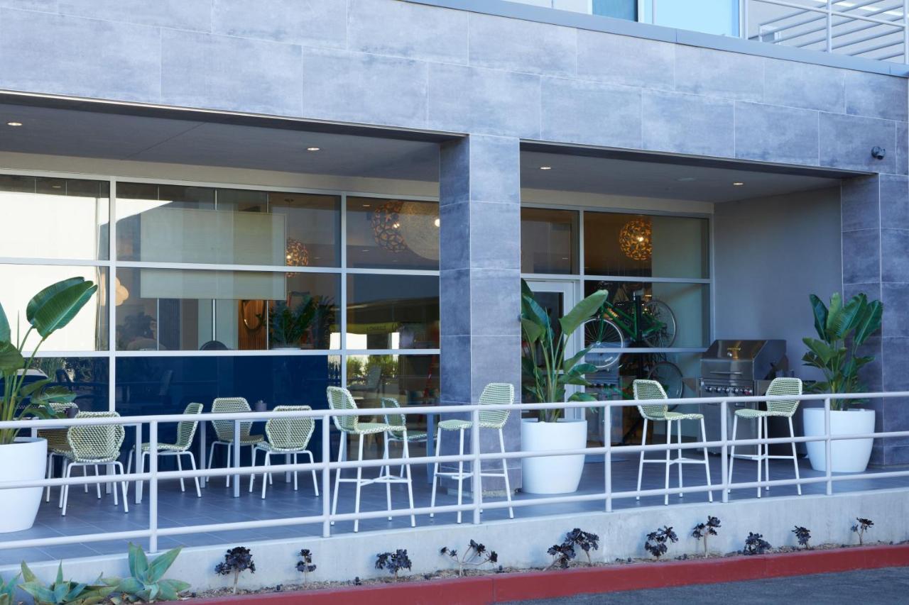 Element Irvine Hotel Exterior photo